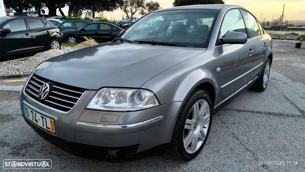 VW Passat 1.9 TDi Highline - 26