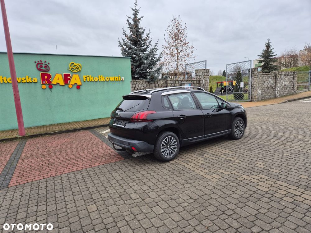 Peugeot 2008 1.2 Pure Tech GPF Allure S&S EAT6 - 3