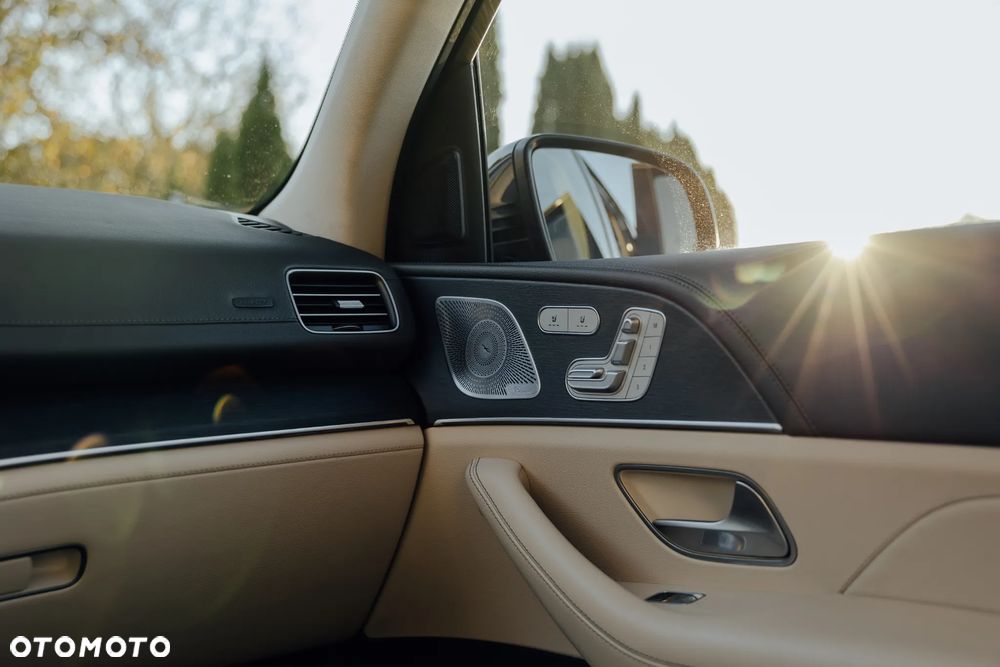 Mercedes-Benz GLS - 29