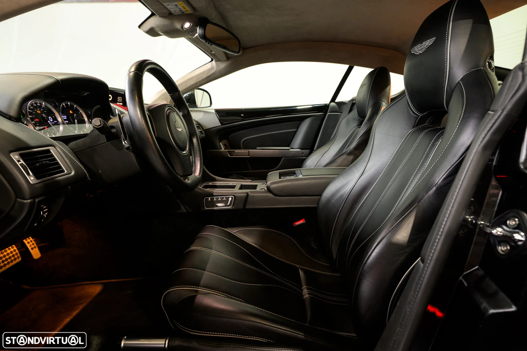 Aston Martin DB9 Coupe Touchtronic 2 - 16