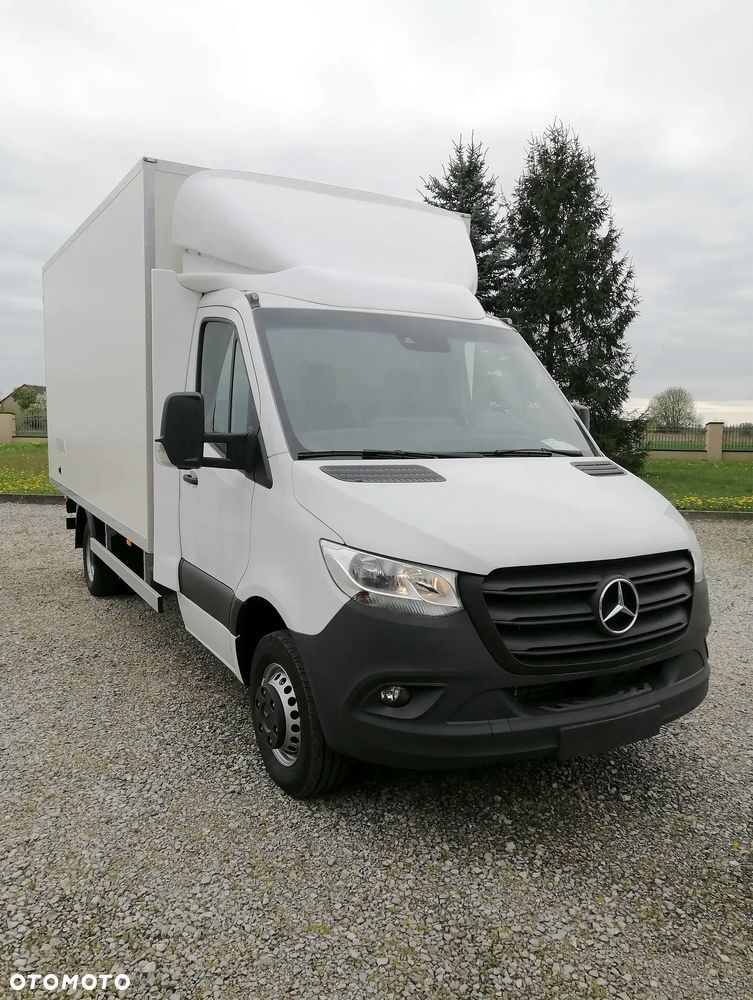 Mercedes-Benz Sprinter - 8