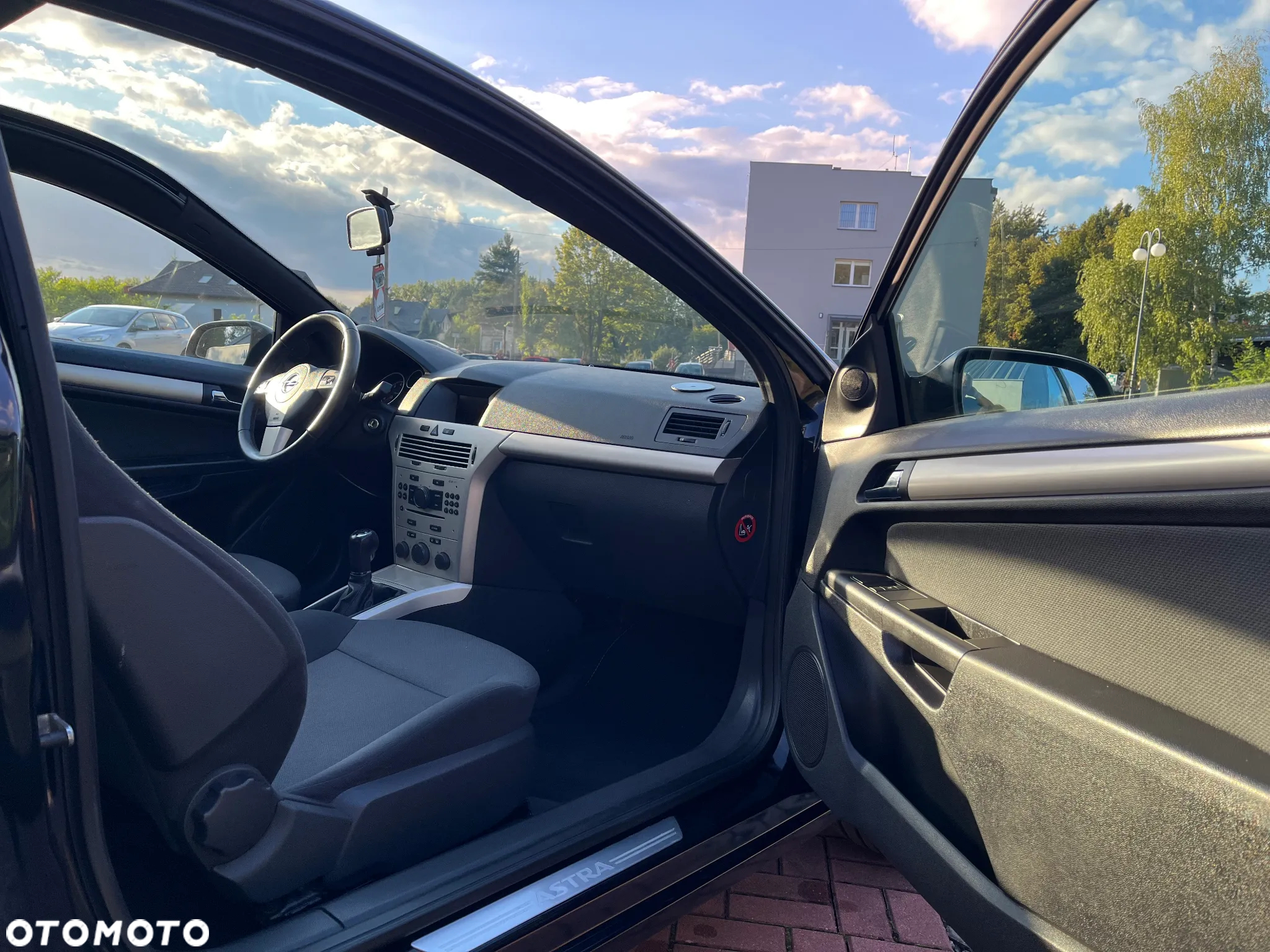 Opel Astra GTC 1.8 - 19