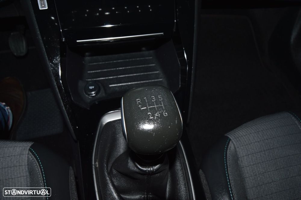 Peugeot 2008 1.5 BlueHDi Allure Pack - 40