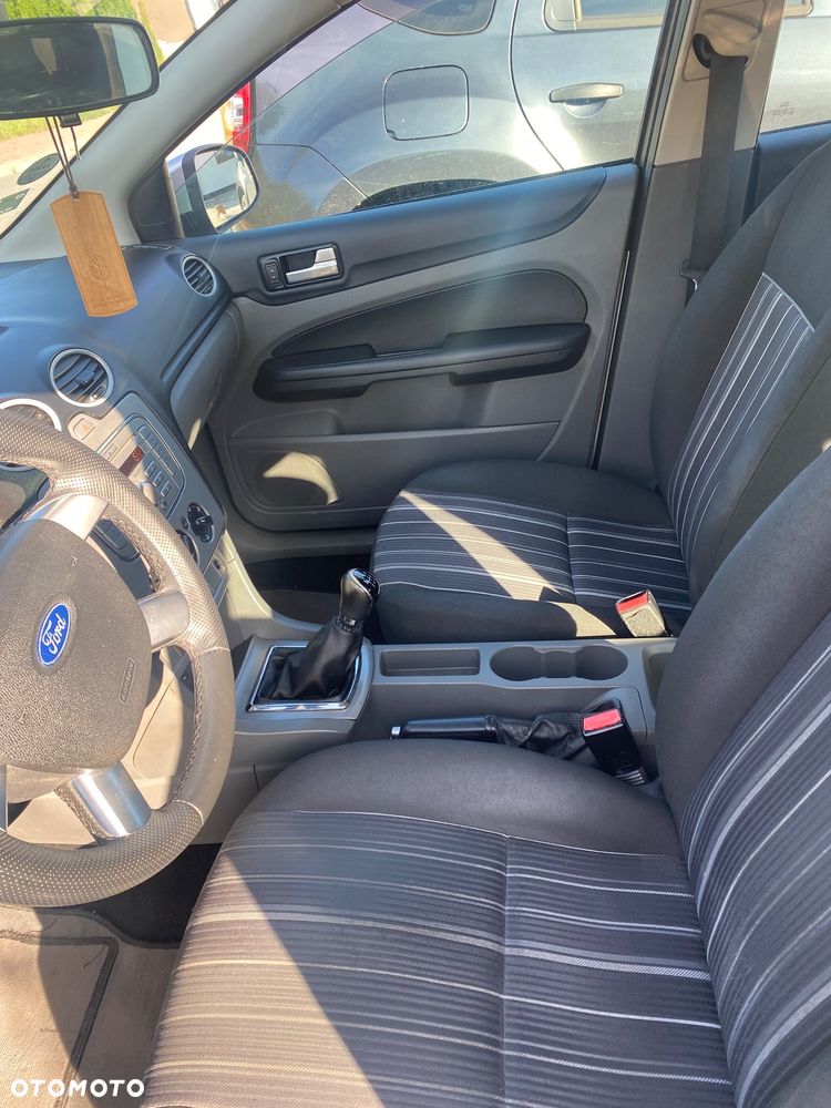 Ford Focus 1.6 Ti-VCT Trend - 8