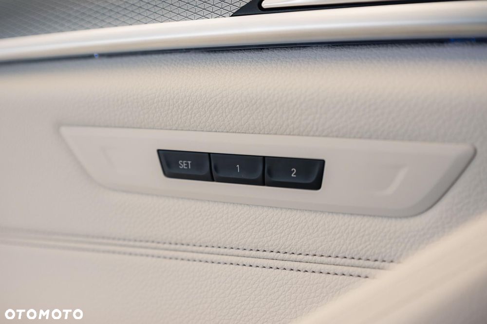 BMW Seria 5 540i xDrive M Sport sport - 34