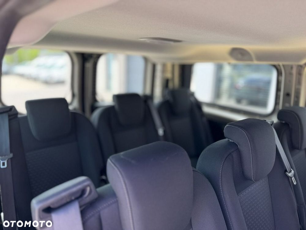 Ford Tourneo Custom - 13