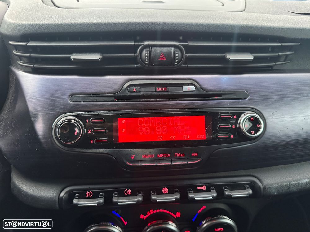 Alfa Romeo Giulietta 1.6 JTDM Distinctive - 14