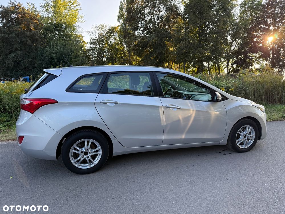 Hyundai i30 1.4 CRDi Classic + - 6