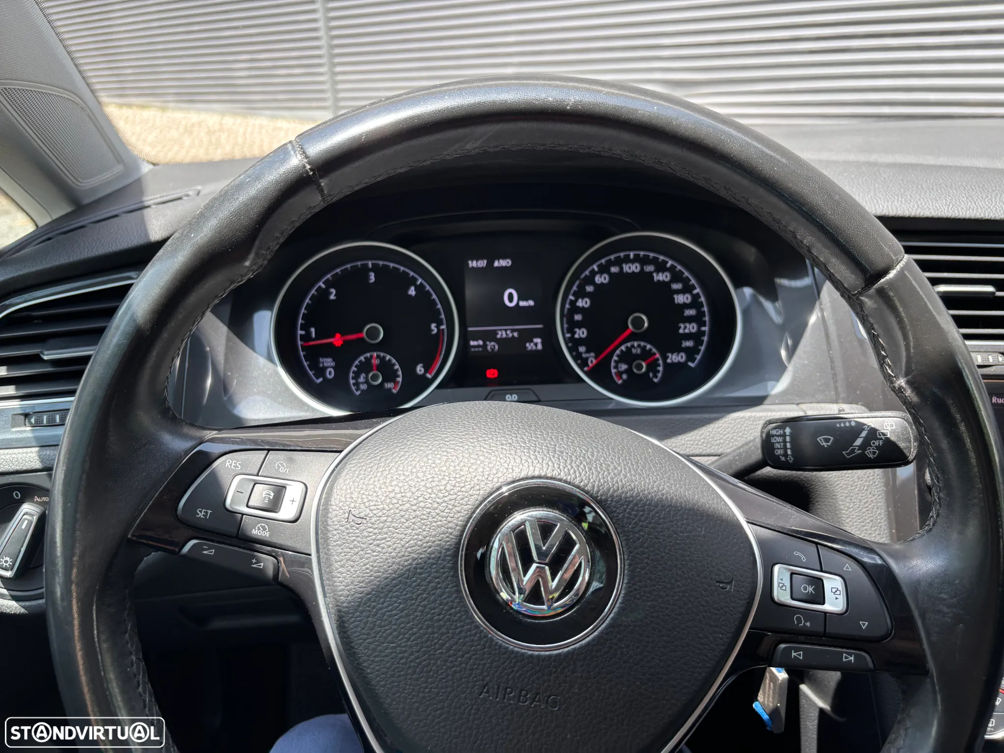 VW Golf 1.6 TDI Confortline - 4