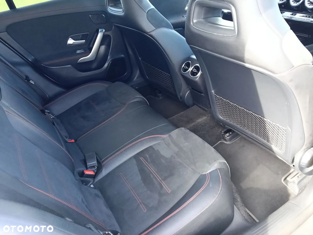Mercedes-Benz CLA 180 d 7G-DCT AMG Line - 14