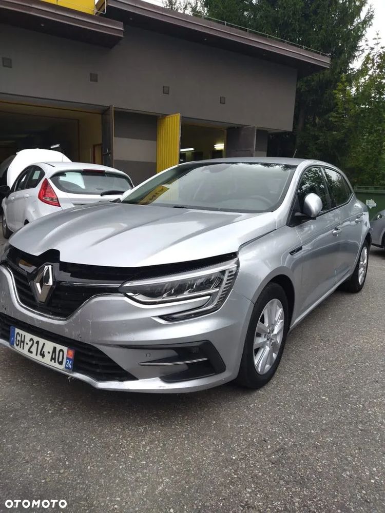 Renault Megane ENERGY TCe 140 EDC BOSE EDITION - 5