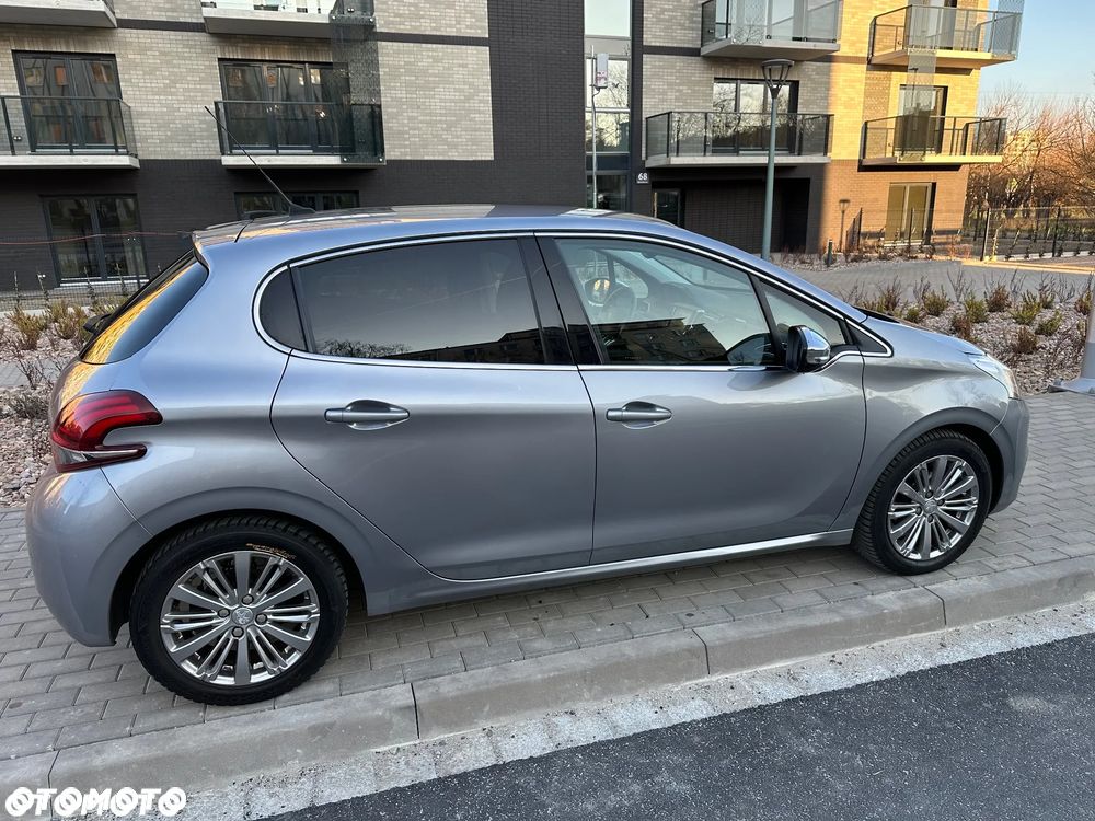 Peugeot 208 1.5 BlueHDi Allure S&S - 8