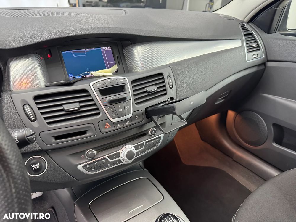 Renault Laguna dCi 150 FAP Start-Stop Paris Business - 20