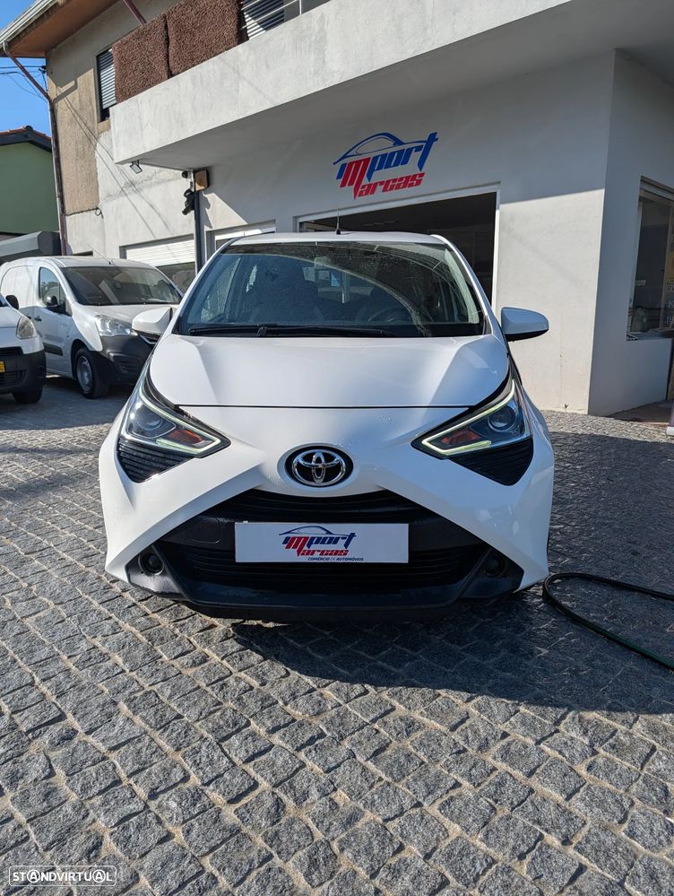 Toyota Aygo x-play - 1