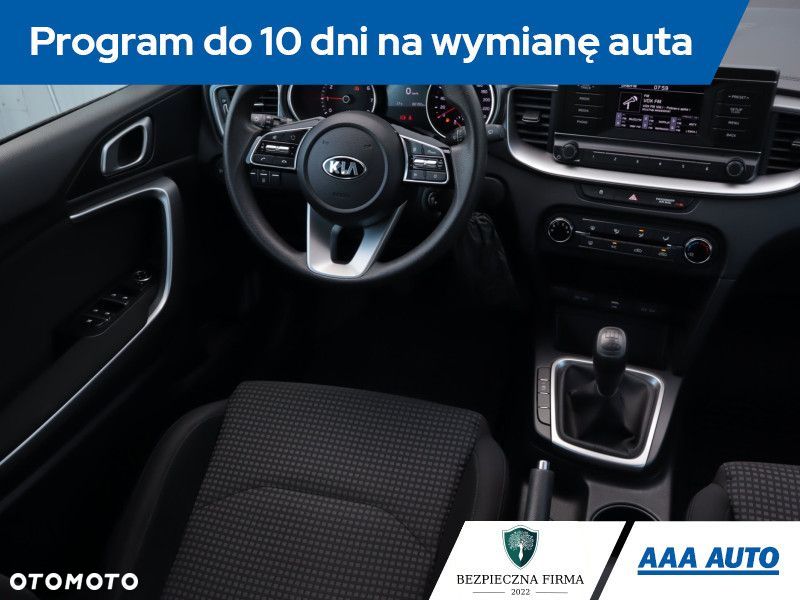 Kia Ceed - 9