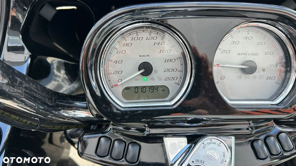 Harley-Davidson Touring Road Glide - 14