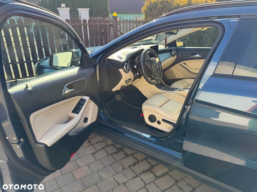 Mercedes-Benz GLA 200 7G-DCT Style - 8