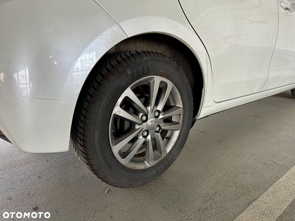Toyota Yaris - 13