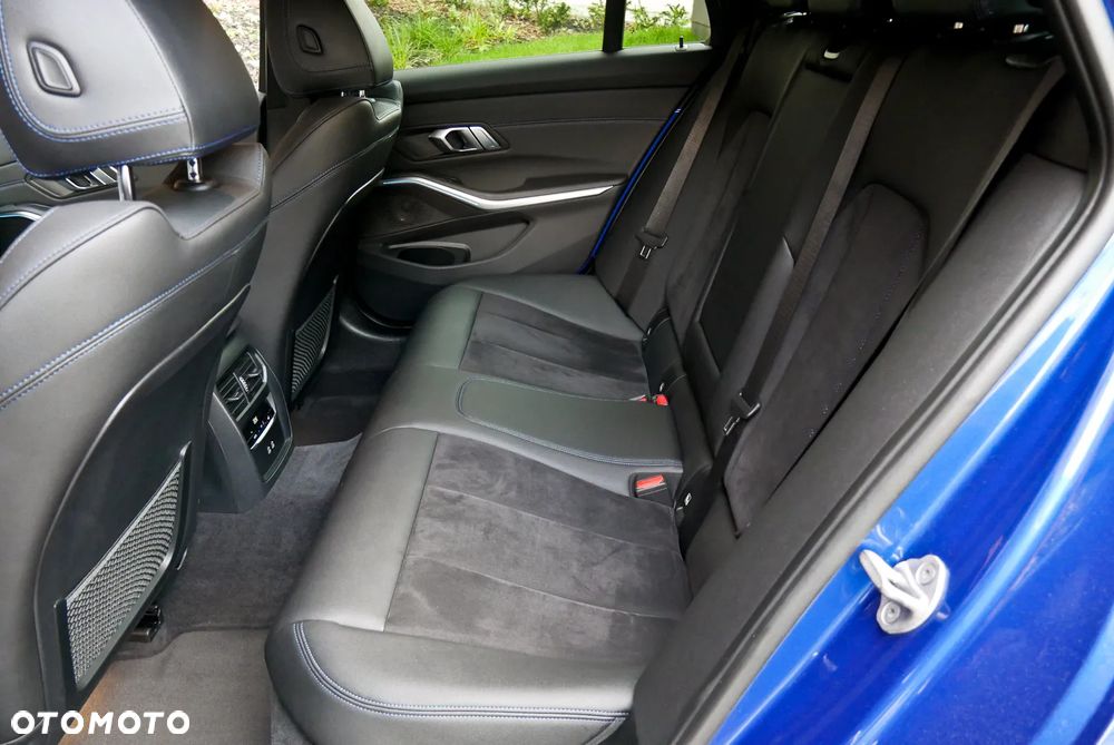 BMW Seria 3 320d xDrive M Sport sport - 29