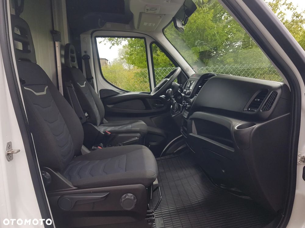 Iveco DAILY KONTENER NISKOPODŁOGOWY 4,43x2,23x2,42 SKLEP FOODTRUCK BAR KLIMA KONIOWÓZ KAMPER - 23