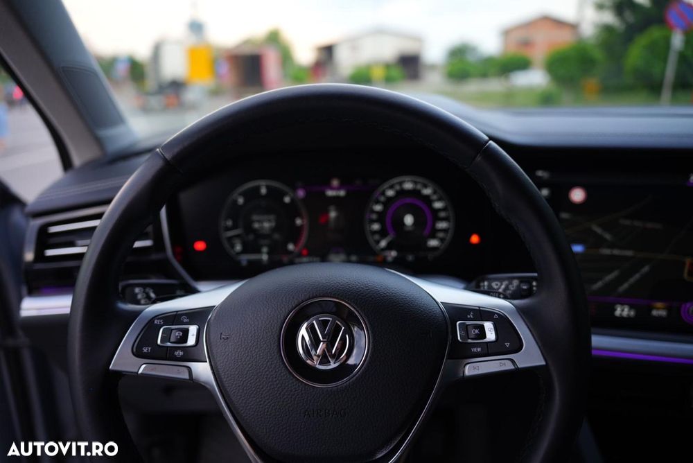 Volkswagen Touareg V6 TDI R-Style - 17