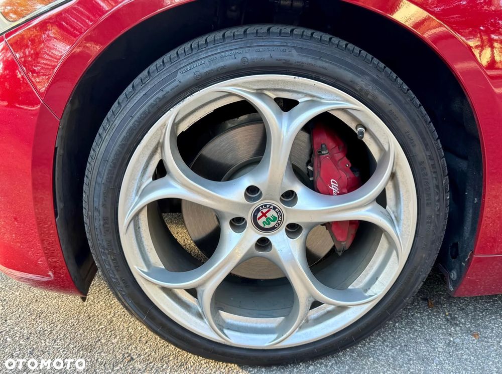 Alfa Romeo Giulia 2.0 Turbo 16V AT8-Q4 Ti - 14
