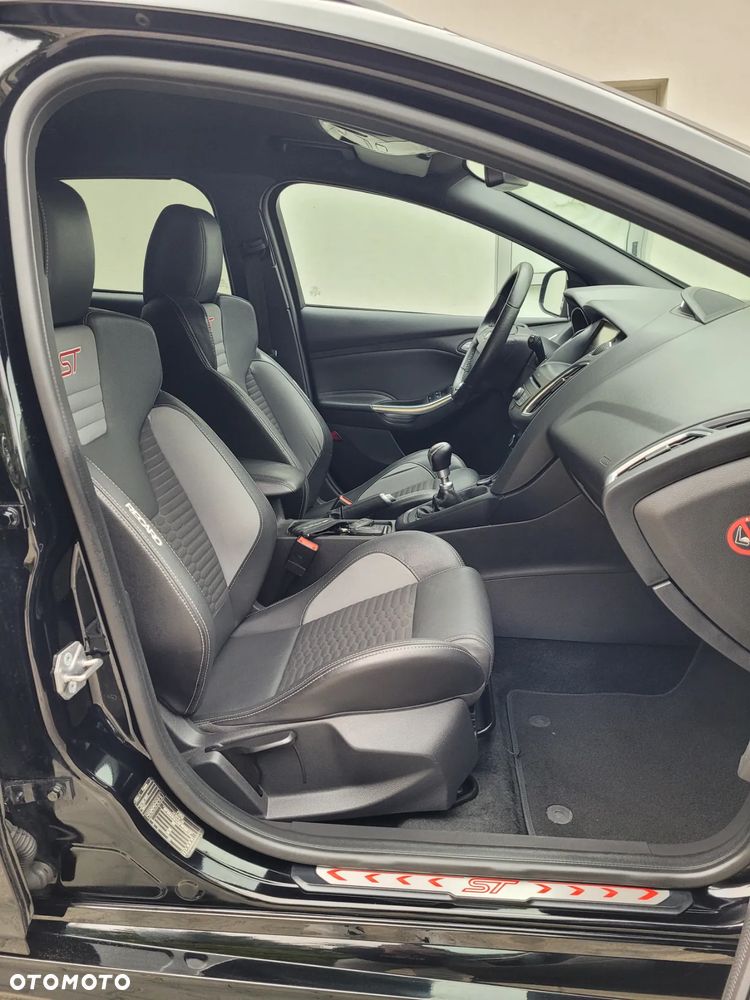 Ford Focus 2.0 TDCi ST mit Leder-Sport-Paket - 15
