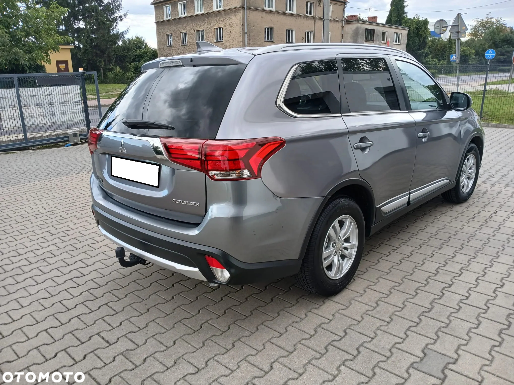 Mitsubishi Outlander 2.0 2WD Diamant - 22