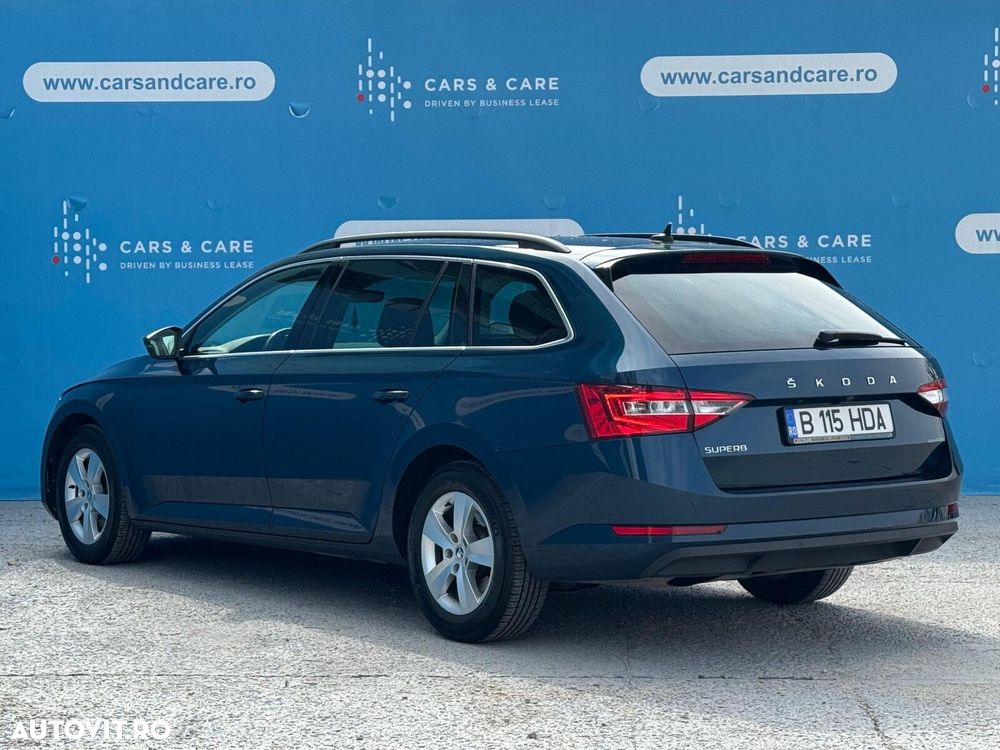 Skoda Superb 2.0 TDI DSG Ambition - 4