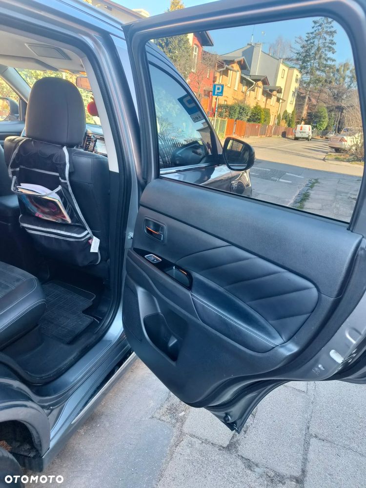 Mitsubishi Outlander 2.0 4WD Plus - 13