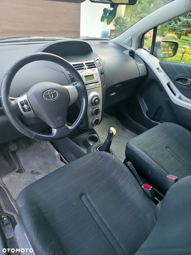 Toyota Yaris 1.3 Sol - 8