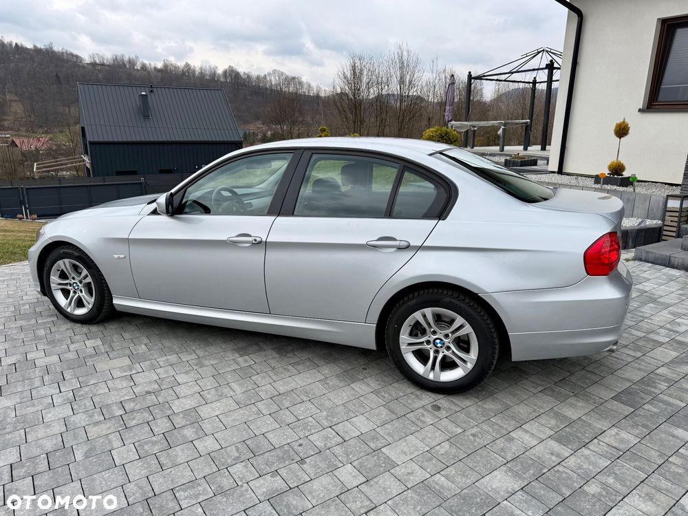 BMW Seria 3 318i Edition Exclusive - 23