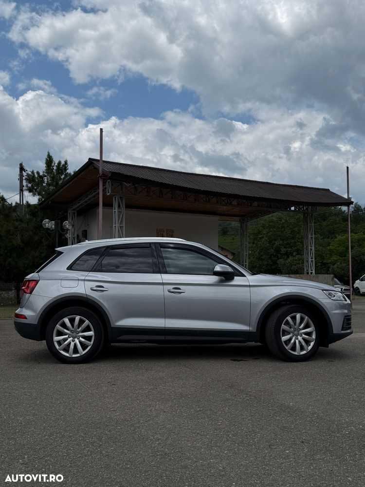 Audi Q5 2.0 40 TDI quattro S tronic Basic - 2