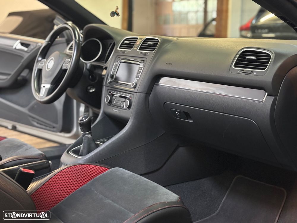 VW Golf Cabriolet 1.6 TDi Lounge - 25