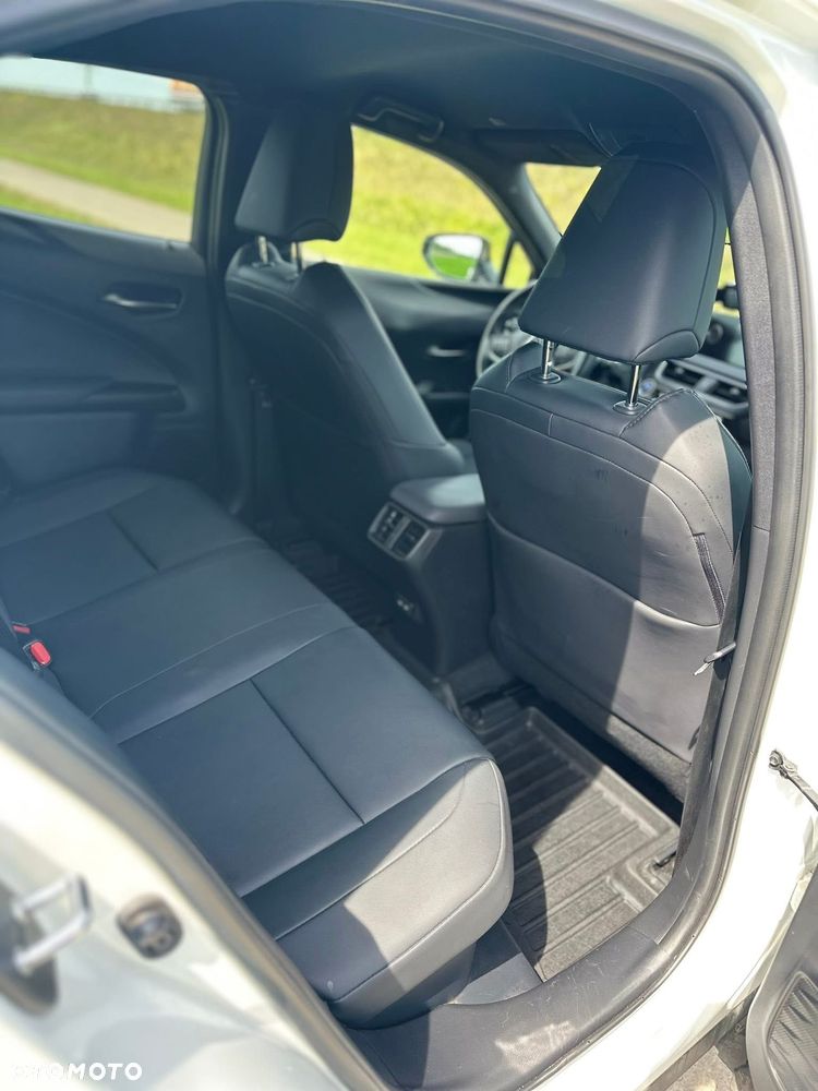 Lexus UX - 7