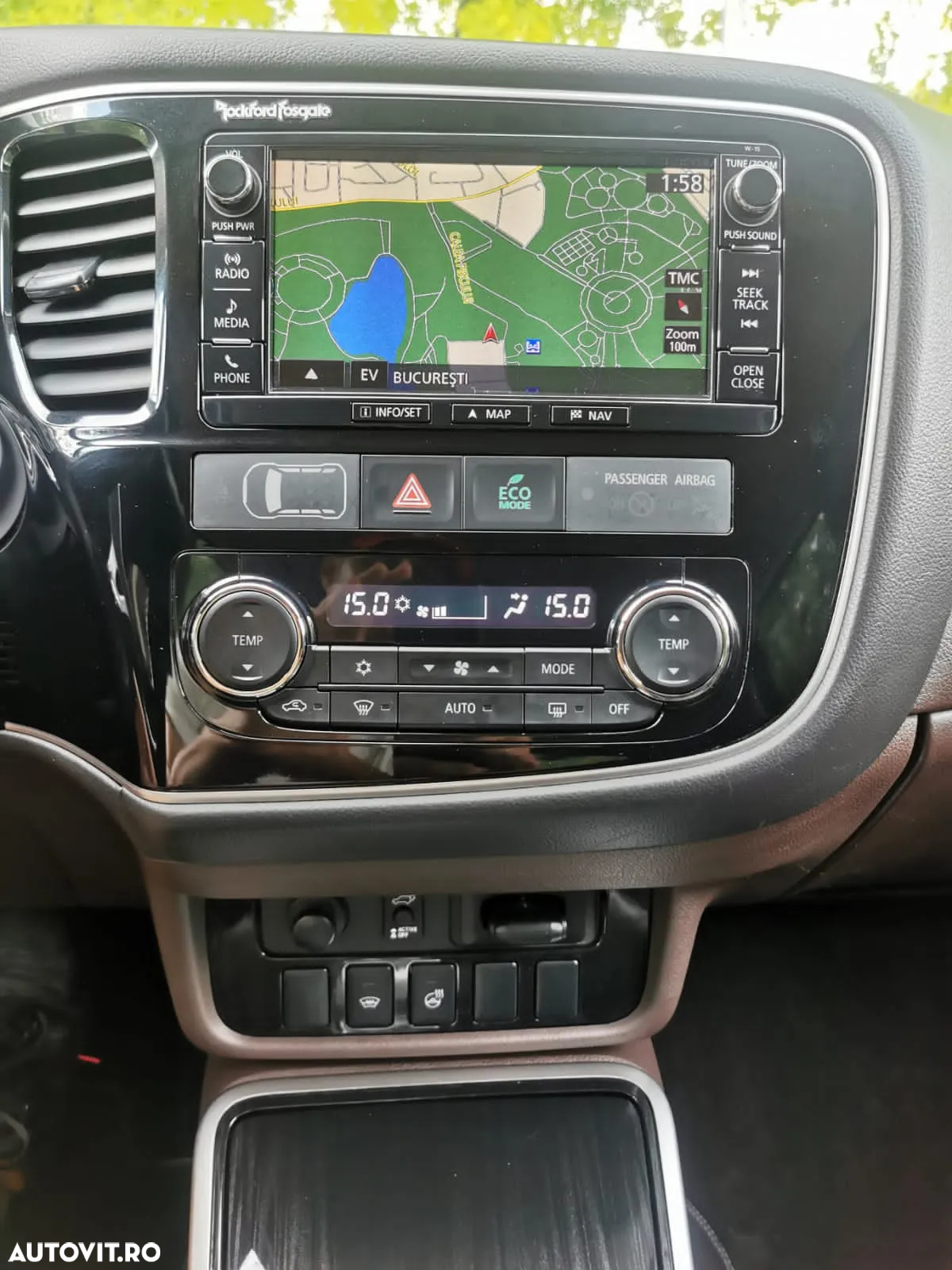 Mitsubishi Outlander 2.0 4WD Plug-In Hybrid Top - 15