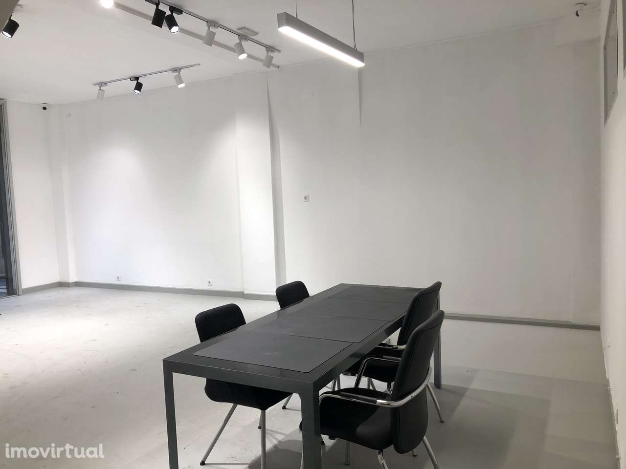 Oportunidade Única no Centro de Lisboa – 2 Lojas + Armazém | Alcântara - Grande imagem: 4/30