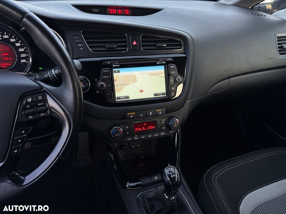 Kia Ceed 1.6 CRDi ISG Mind - 11