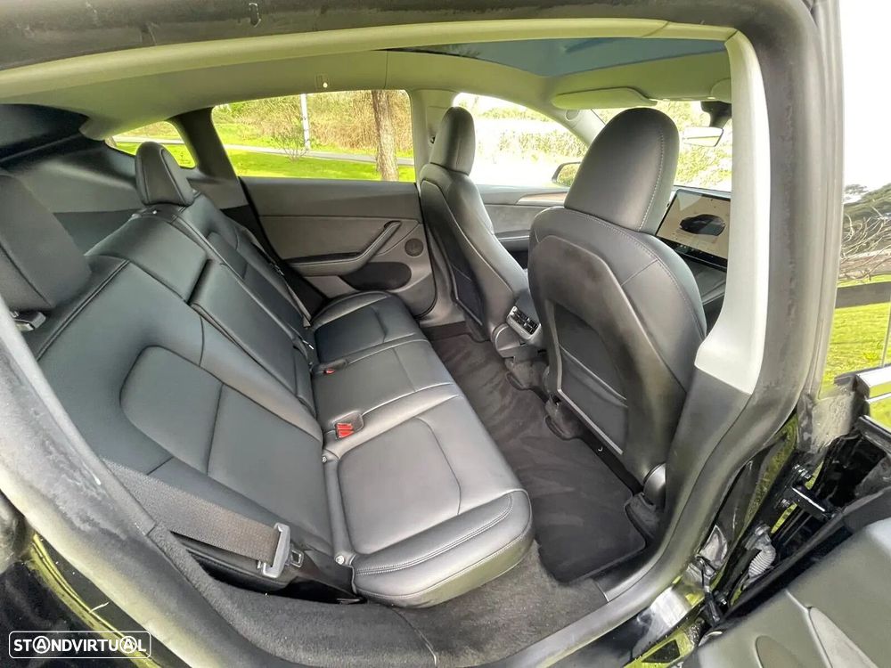 Tesla Model Y Performance Dual Motor AWD - 29