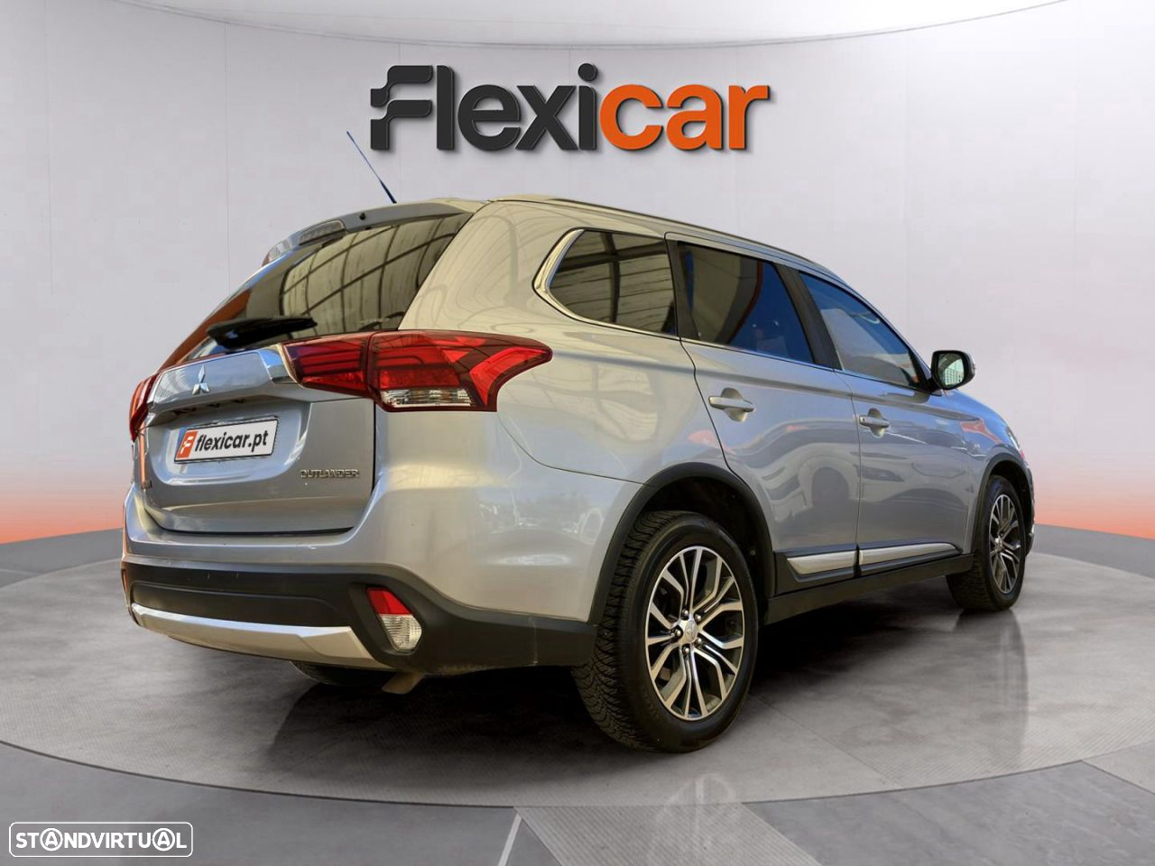 Mitsubishi Outlander 2.2 DI-D Instyle Navi AT 4WD - 3