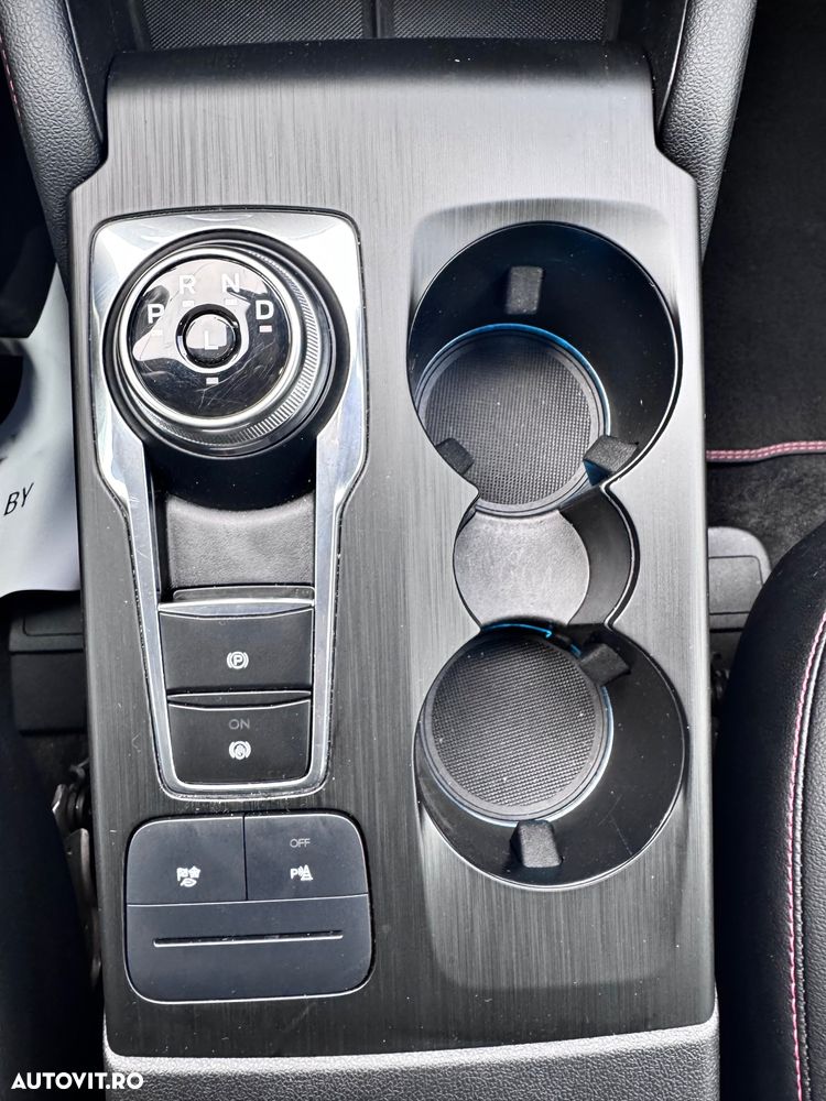 Ford Kuga 2.5 Duratec FHEV 4x4 ST-LINE X - 12