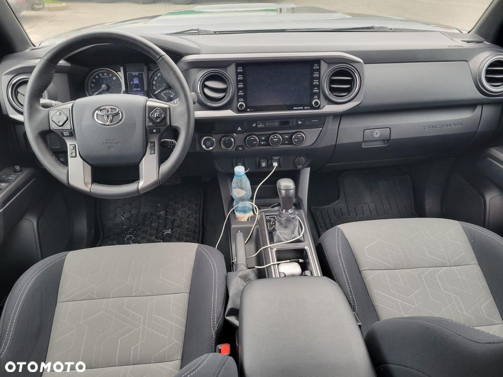 Toyota Tacoma - 11