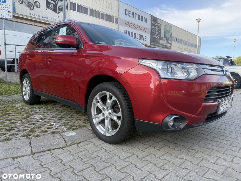 Mitsubishi Outlander - 2