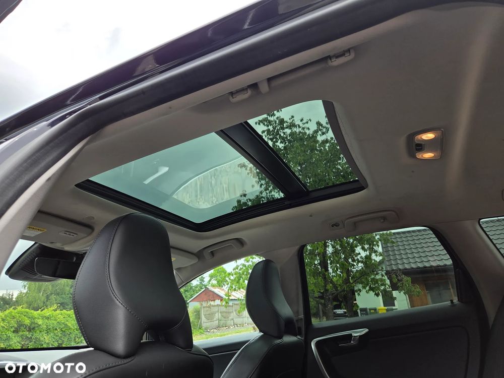 Volvo XC 60 T6 AWD Geartronic Summum - 17