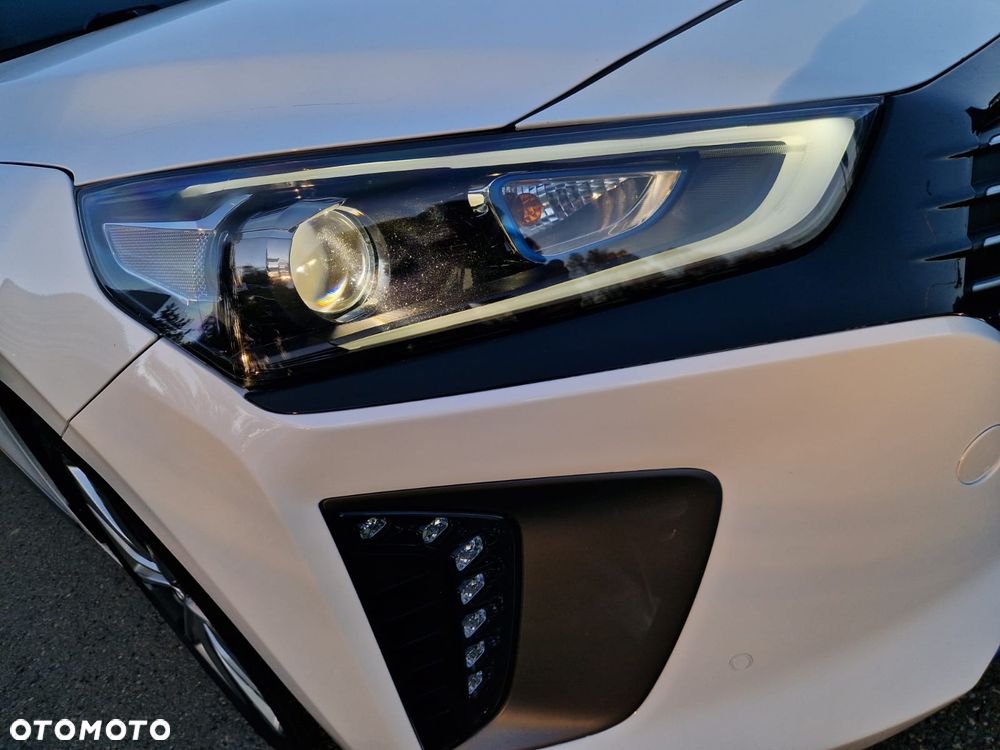 Hyundai IONIQ - 31