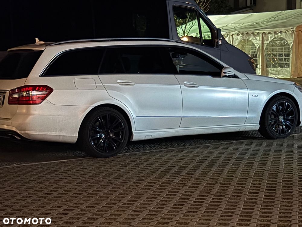 Mercedes-Benz Klasa E 500 4Matic BlueEFFICIENCY 7G-TRONIC Avantgarde - 17
