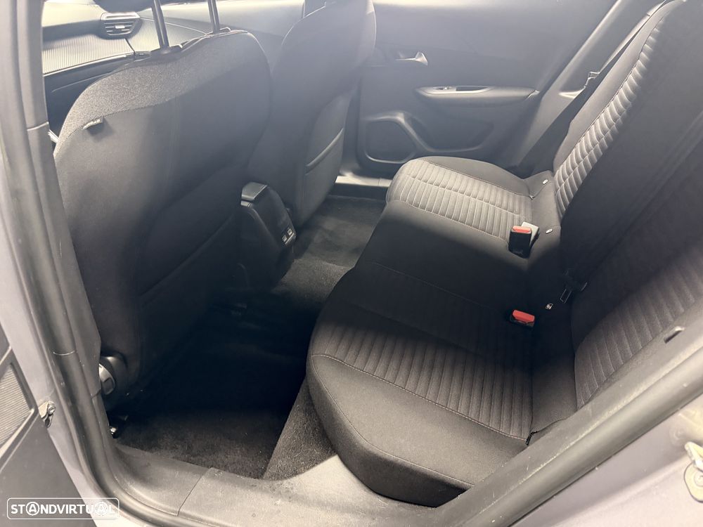 Peugeot e-2008 - 14