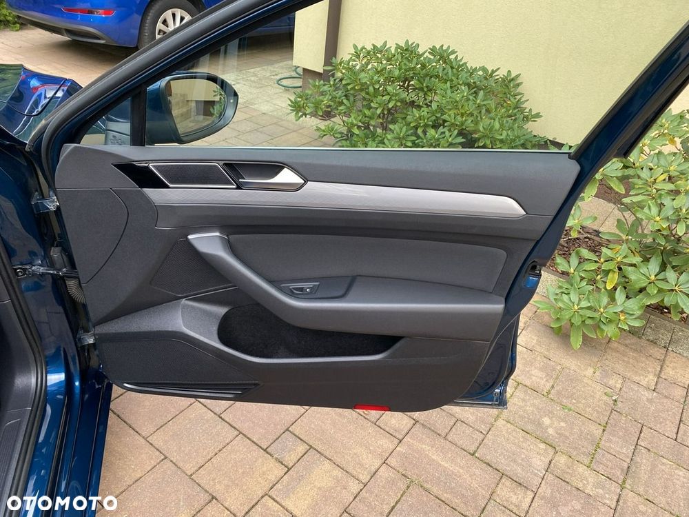 Volkswagen Passat - 38
