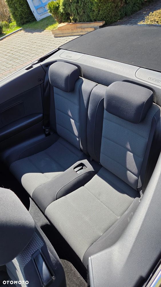 Volkswagen Golf 1.6 TDI DPF Highline - 14