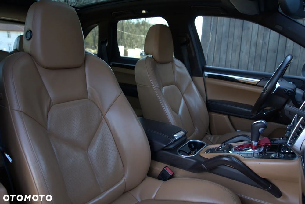 Porsche Cayenne - 12